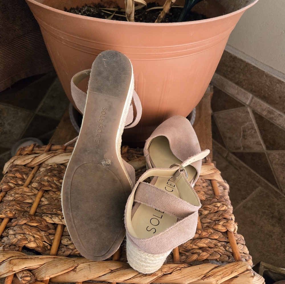 Sole Society Women's Pink Espadrille Sandals Size 7 1/2. EUC!!! - Picture 4 of 6